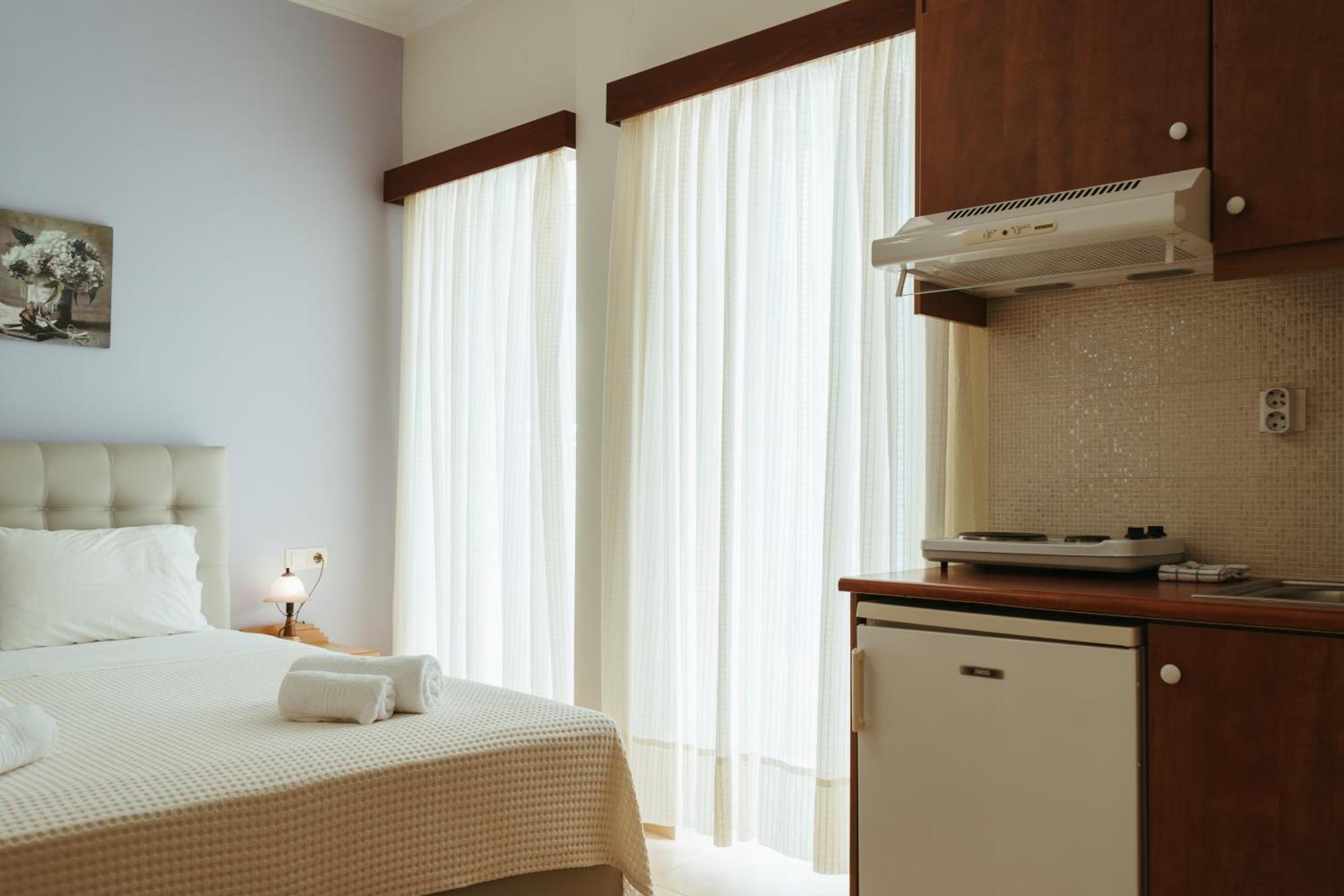 Hotel Livikon Плакиас Экстерьер фото
